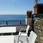 Bed & Breakfast La Serra Sul Mare 4*